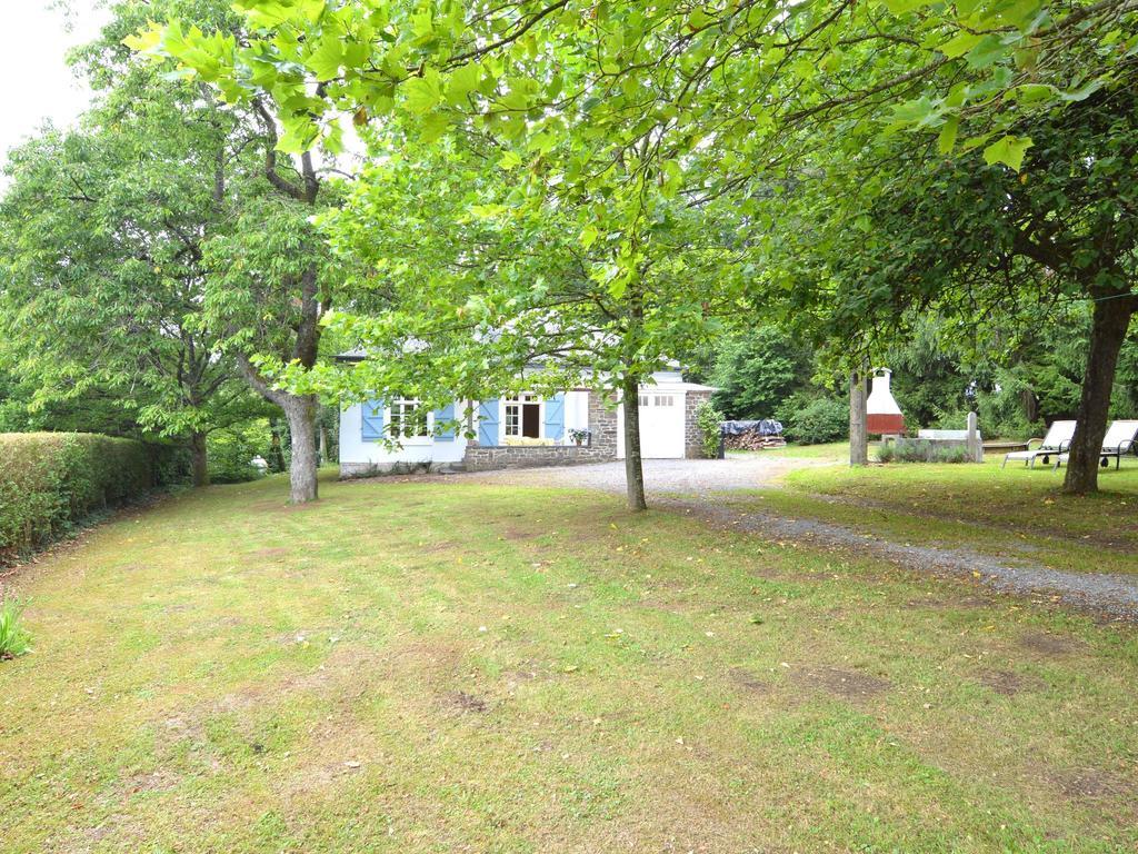 Furnished Bungalow In Monceau En Ardenne With Garden Barbecue Oizy Exterior photo